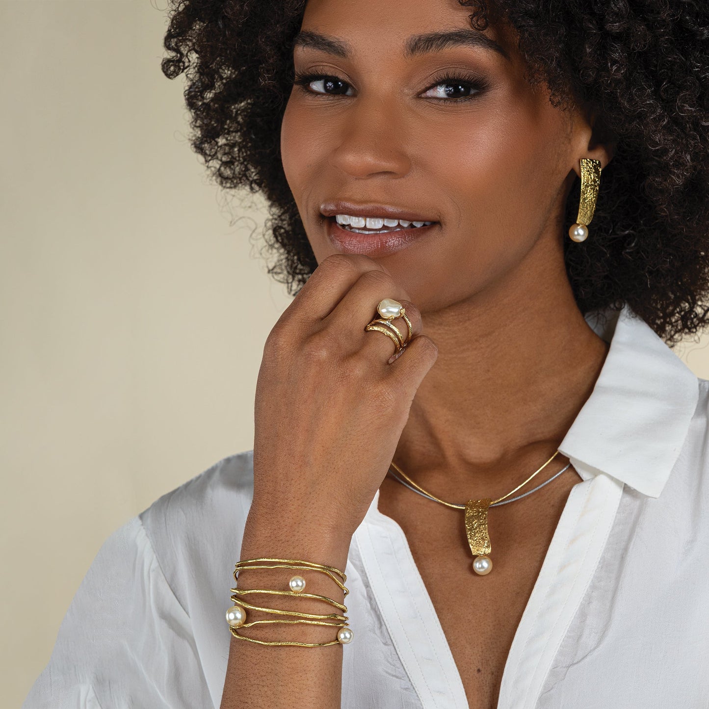 Oceans Apart White Glass Pearl Necklace