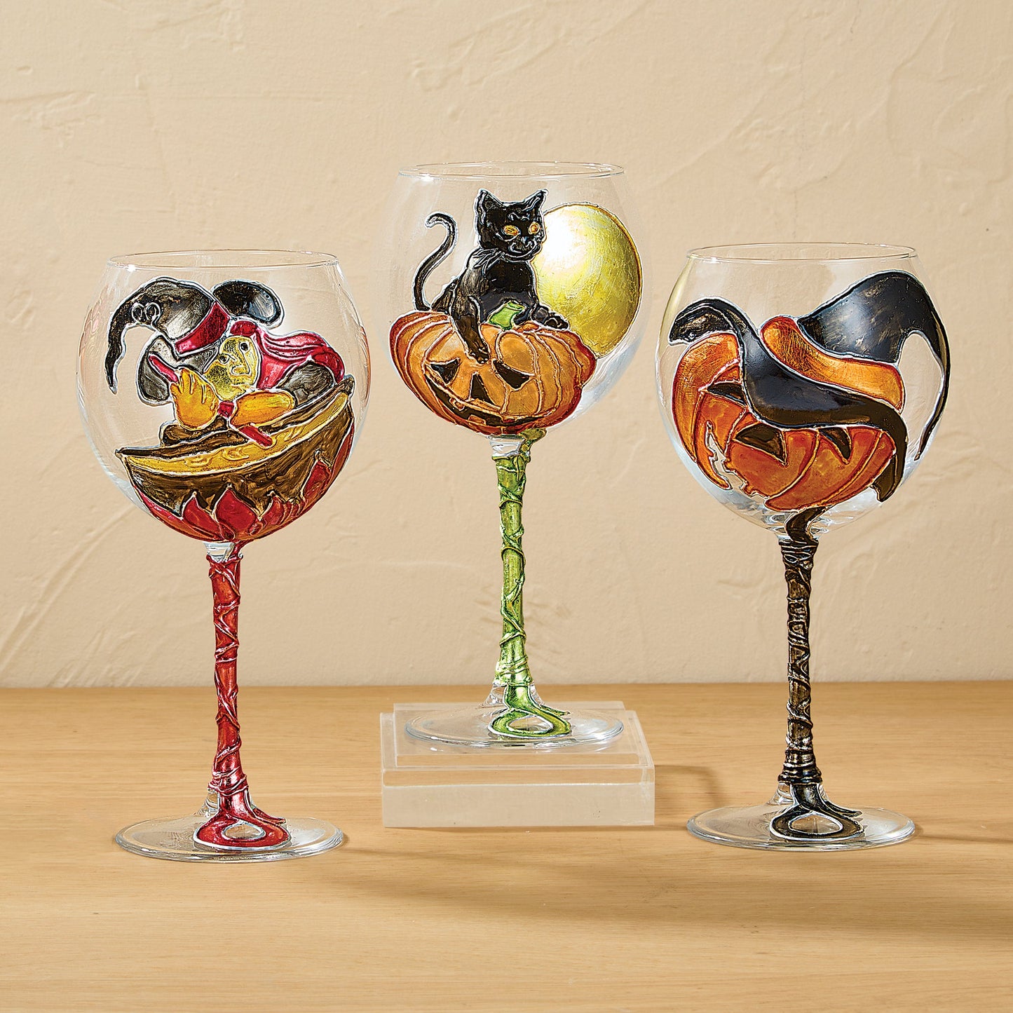 Hand-Gilded Diva Cat on Pumpkin Wine Glass