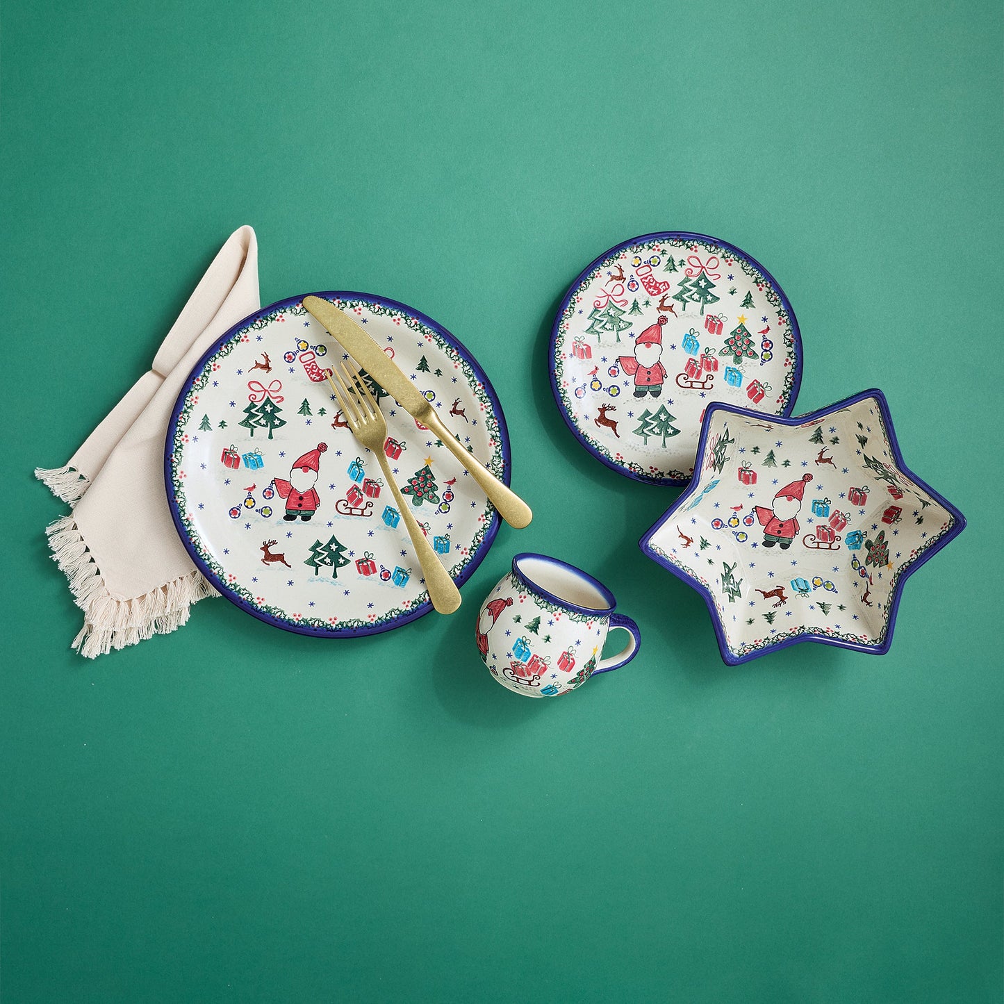 Polish Pottery Holly Jolly Star Bowl (Preorder)